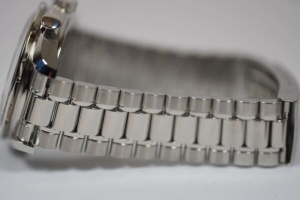 Omega Speedmaster Racing – Image 10
