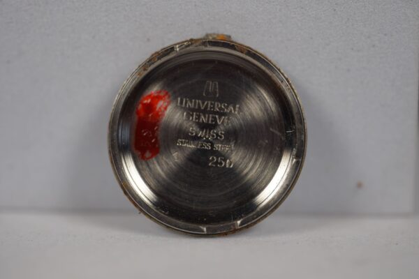 Universal Genève Vintage 842684 – Image 13
