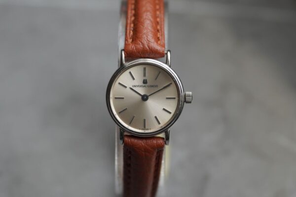 Universal Genève Vintage 842684