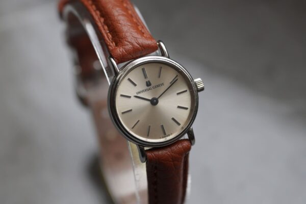 Universal Genève Vintage 842684 – Image 2