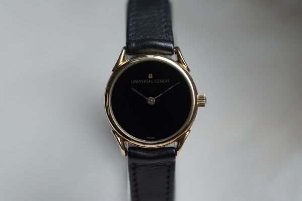 Universal Genève Vintage  543714