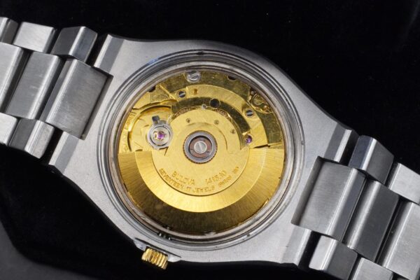 Bulova Oysterquartz 4433906 – Image 11