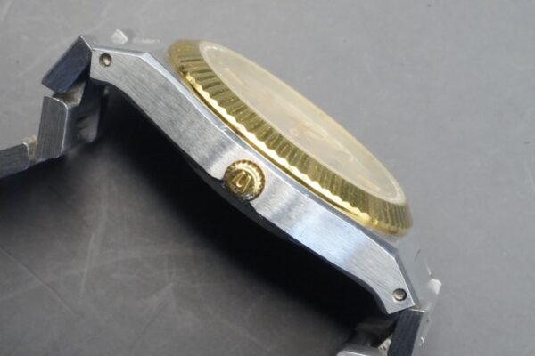 Bulova Oysterquartz 4433906 – Image 3