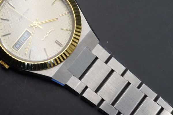 Bulova Oysterquartz 4433906 – Image 6