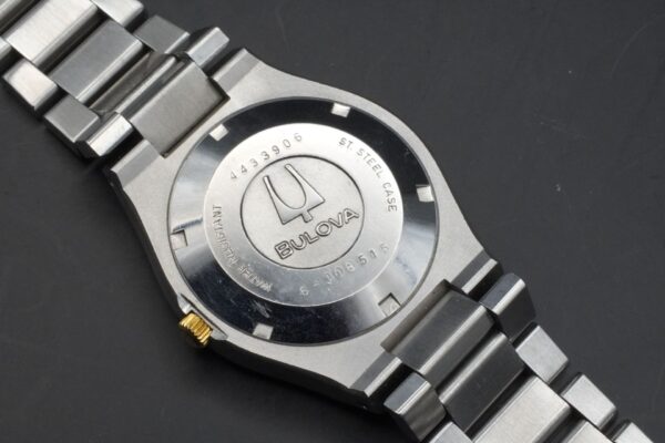 Bulova Oysterquartz 4433906 – Image 9