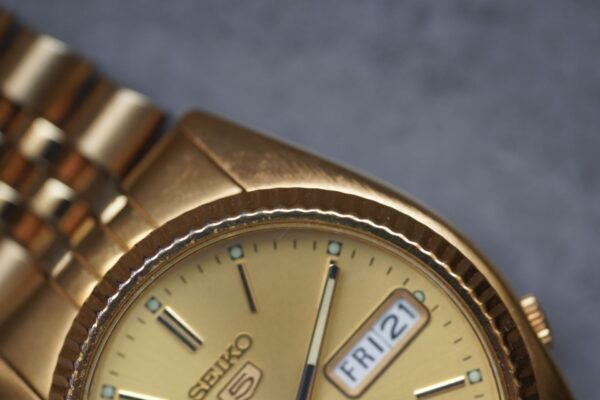 Seiko 5 SNXJ94 – Image 13