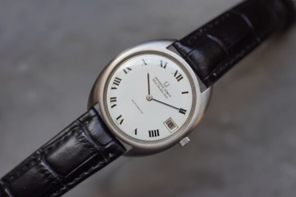 Universal Genève White Shadow Date 867102 – Image 6