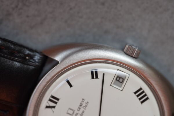Universal Genève White Shadow Date 867102 – Image 11