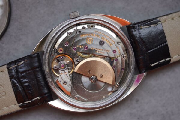 Universal Genève White Shadow Date 867102 – Image 15