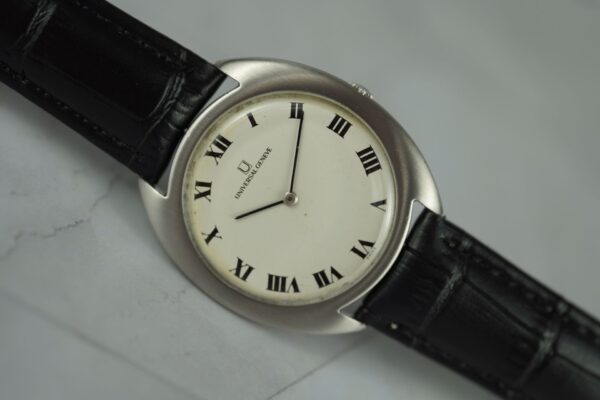 Universal Genève C-Shape 842111
