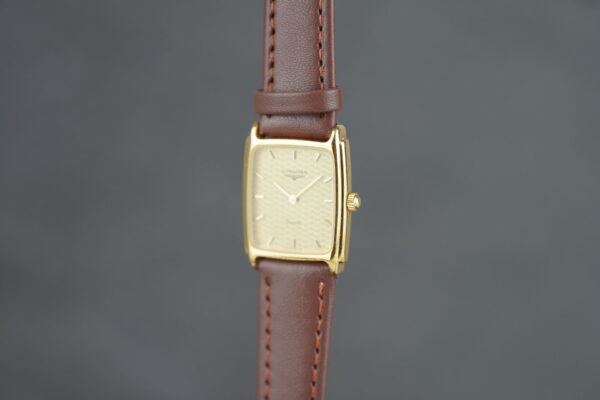 Longines Quartz "Tonneau" 153 7151 – Image 2