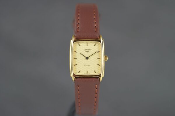 Longines Quartz "Tonneau" 153 7151