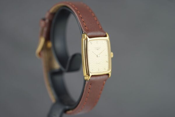 Longines Quartz "Tonneau" 153 7151 – Image 6