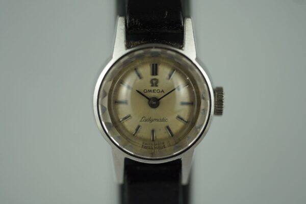 Omega Ladymatic "Saphette" 551.004 – Image 6