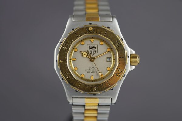 TAG Heuer 3000 Professionnal 934.215