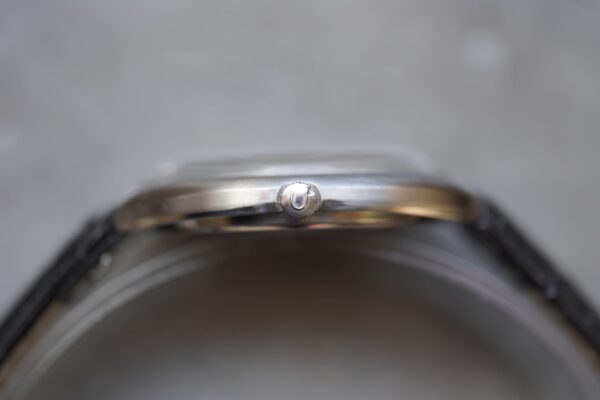 Universal Genève White Shadow Date 867102 – Image 3