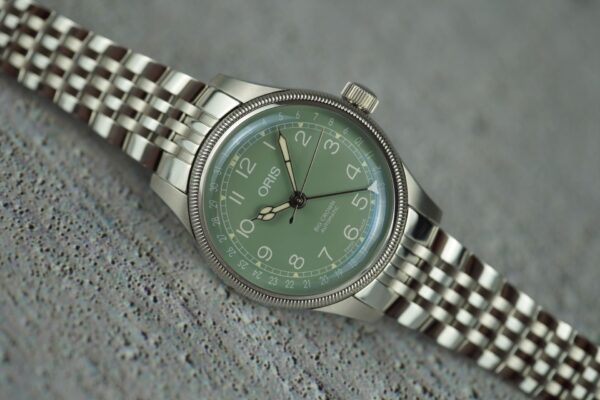 Oris Pointer Date  01 754 7749 4067-07 8 17 22