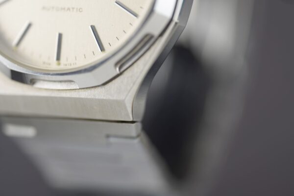 Bulova "Overseas" 12092 – Image 8