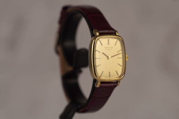 Longines Vintage "Tonneau" 805 1089 – Image 4