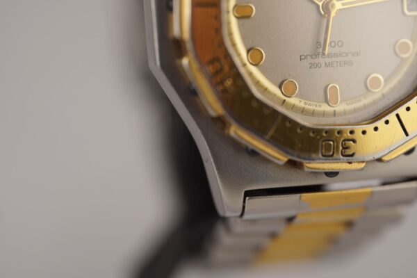 TAG Heuer Professional 3000 934.206 – Image 10