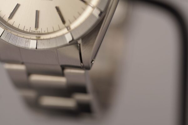 Rolex Oyster Perpetual Date 1501 – Image 8
