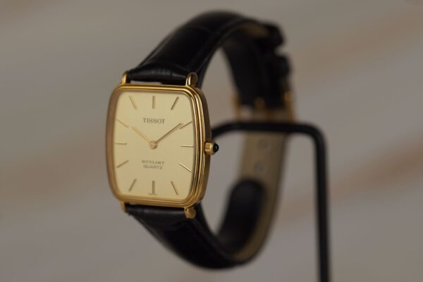 Tissot Stylist "Tonneau" Quartz A185 – Image 2