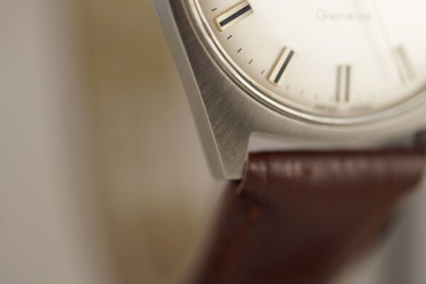 Omega Genève "C Shape" 136.041 – Image 9