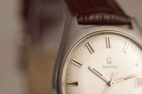 Omega Genève "C Shape" 136.041 – Image 8