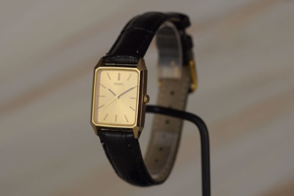 Seiko "Tank" Quartz 7N01-5180 – Image 2