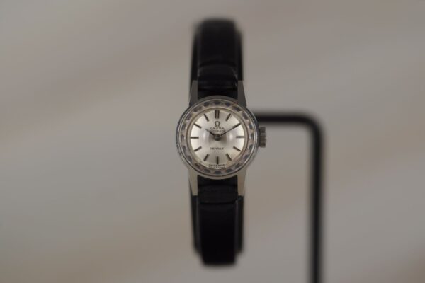 Omega De Ville "Saphette" 551.004