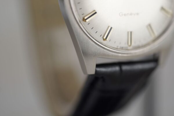 Omega Genève "C Shape" 136.041 – Image 9