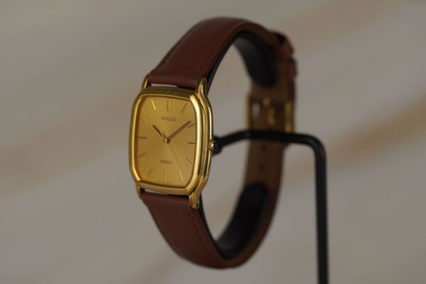 Seiko Dolce "Tonneau" 5E31-5B30 – Image 2
