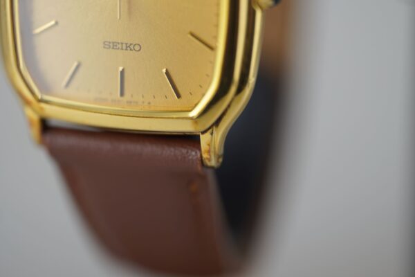 Seiko Dolce "Tonneau" 5E31-5B30 – Image 8