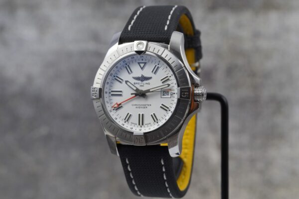 Breitling Avenger GMT A32397