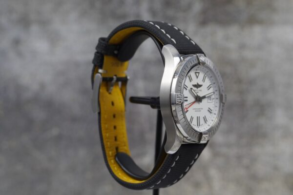 Breitling Avenger GMT A32397 – Image 4