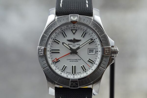 Breitling Avenger GMT A32397 – Image 6