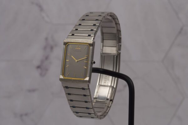 Seiko Credor "Tank" 8420-7650 – Image 2