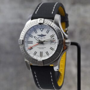 Breitling Avenger GMT A32397